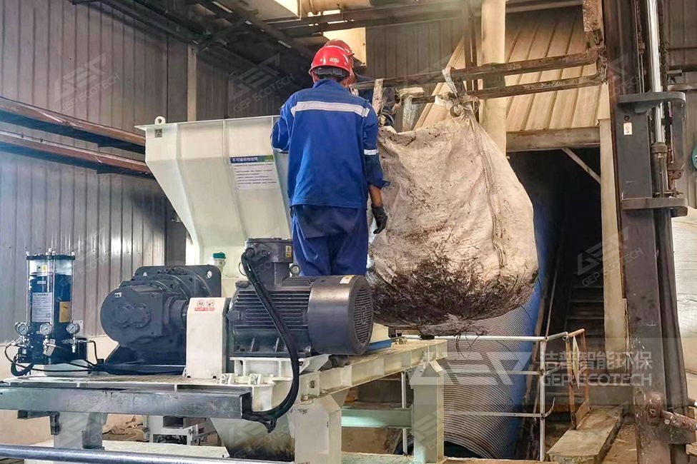水泥窑协同处置危险废物吨包袋系统项目
